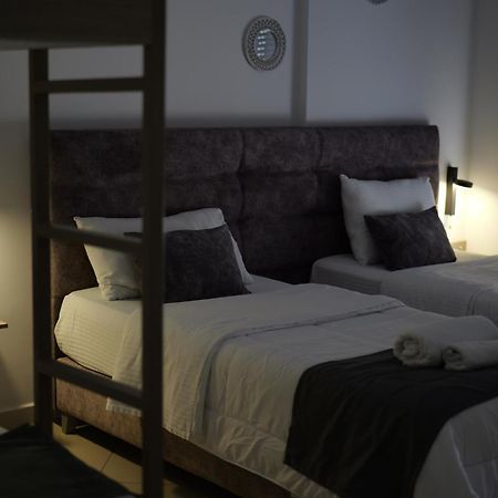 Hotel Abedini Sarandë Buitenkant foto