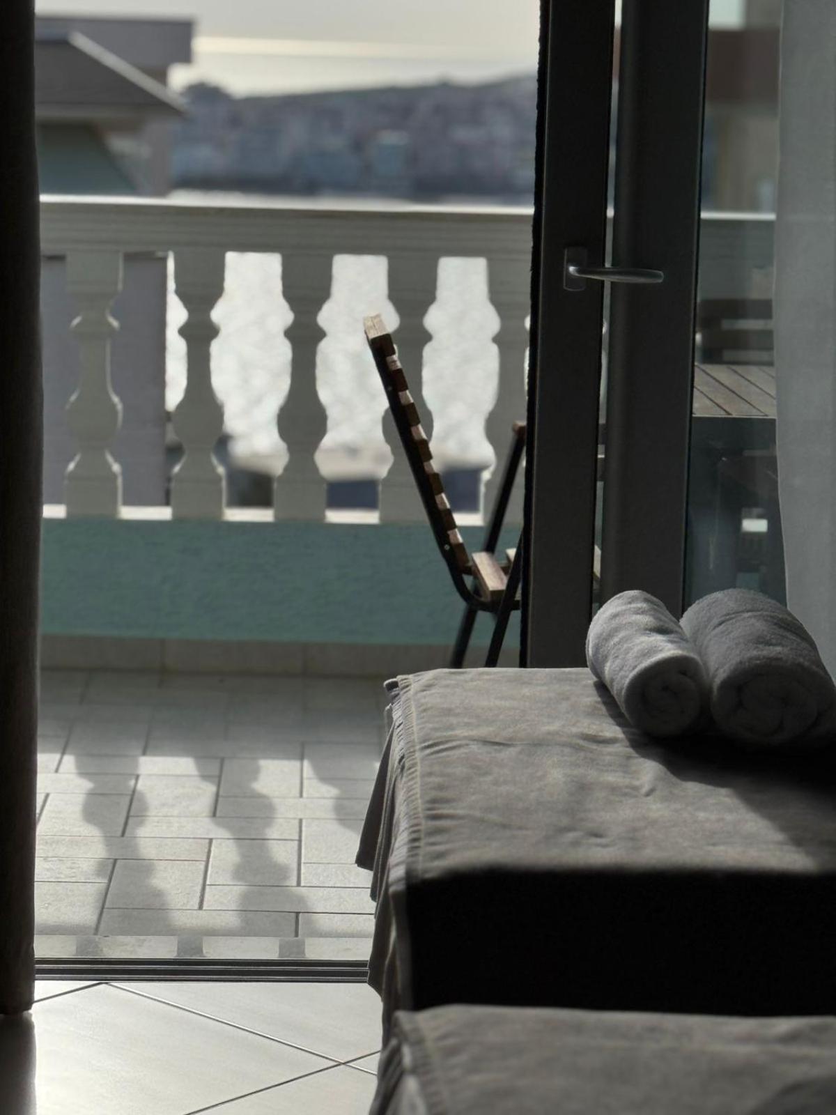 Hotel Abedini Sarandë Buitenkant foto