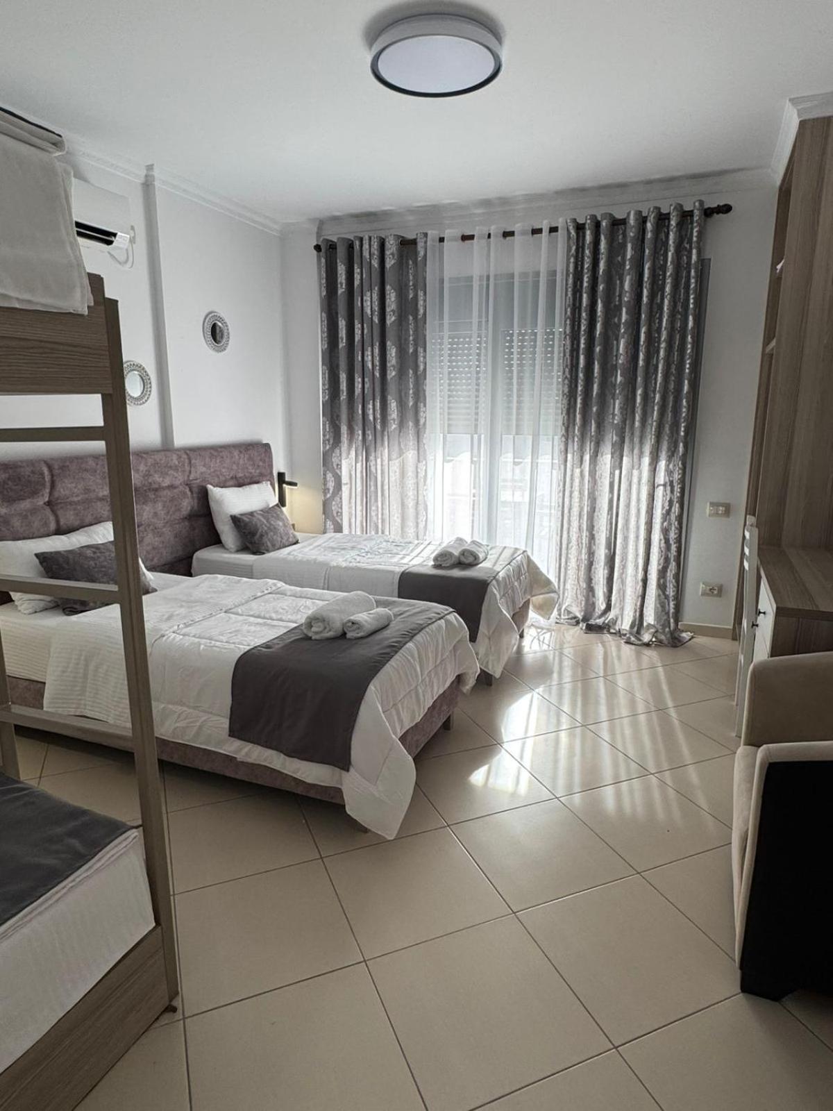 Hotel Abedini Sarandë Buitenkant foto