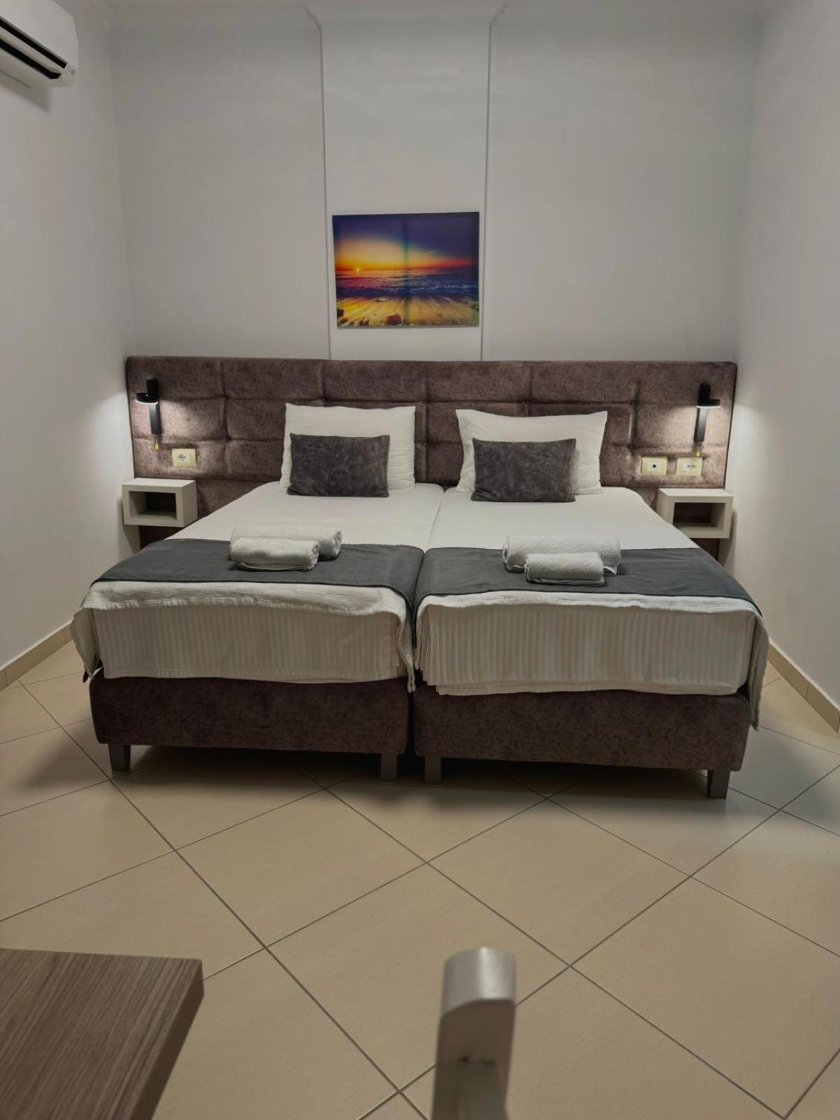 Hotel Abedini Sarandë Buitenkant foto