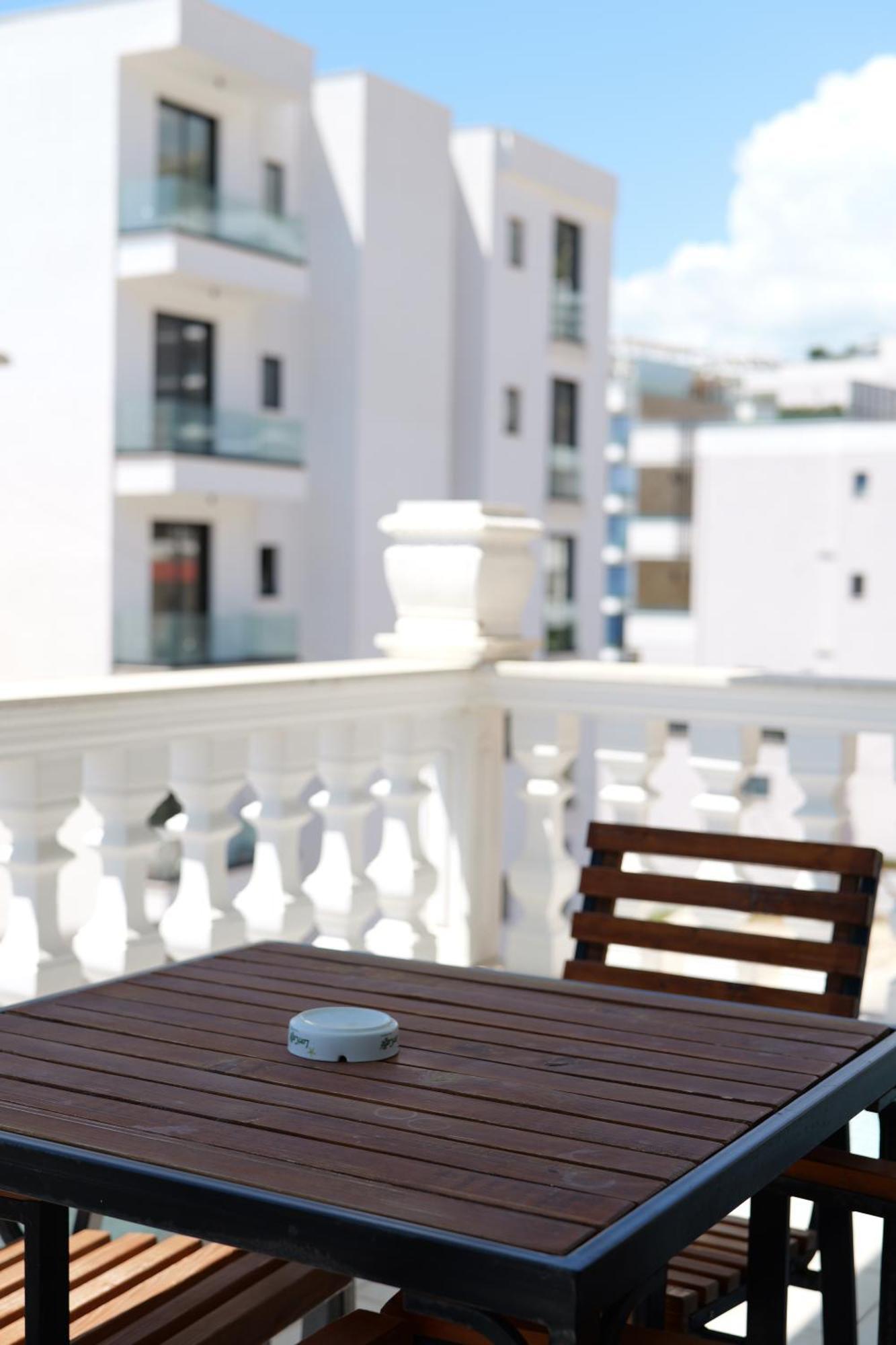 Hotel Abedini Sarandë Buitenkant foto