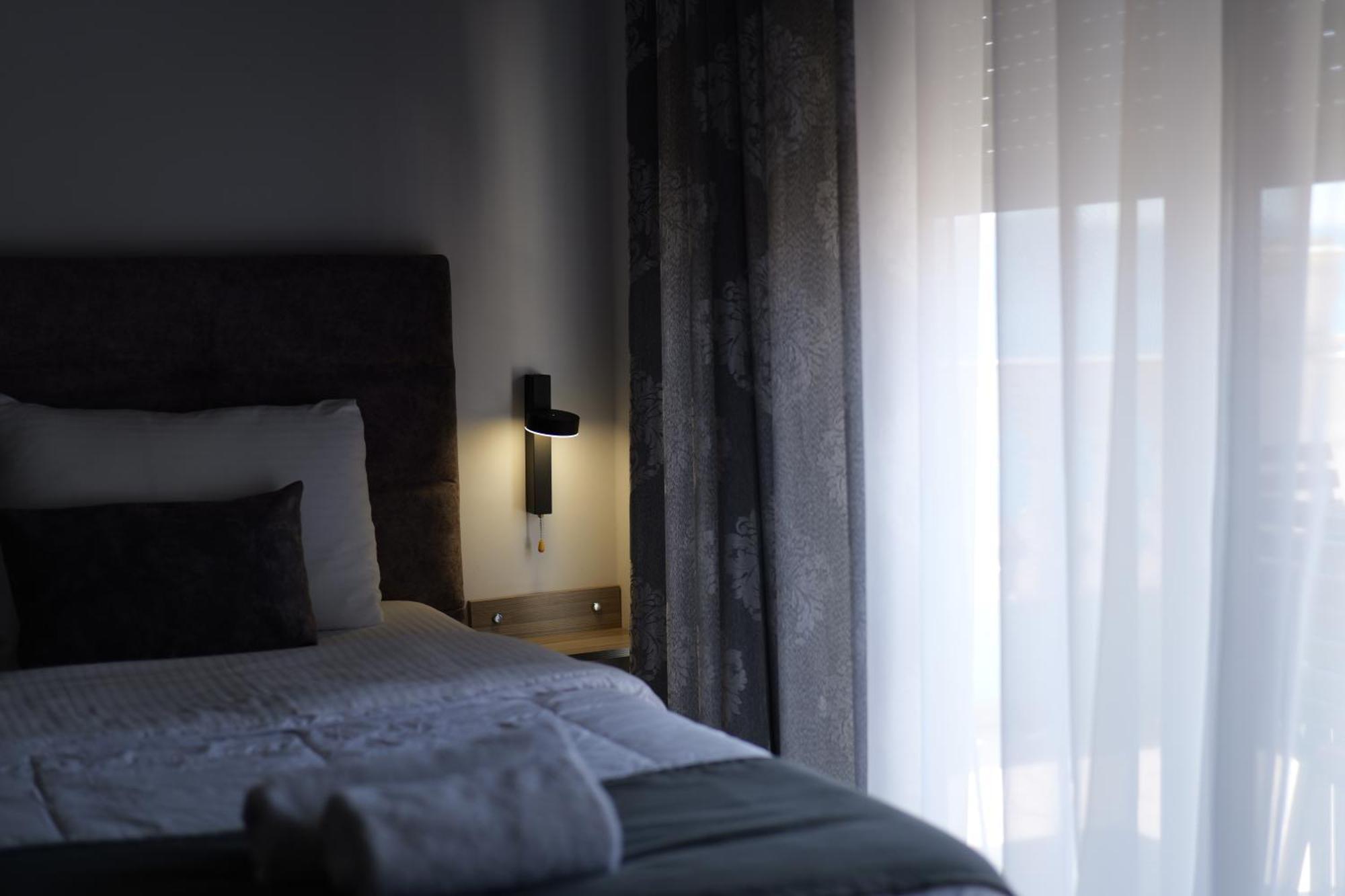 Hotel Abedini Sarandë Buitenkant foto