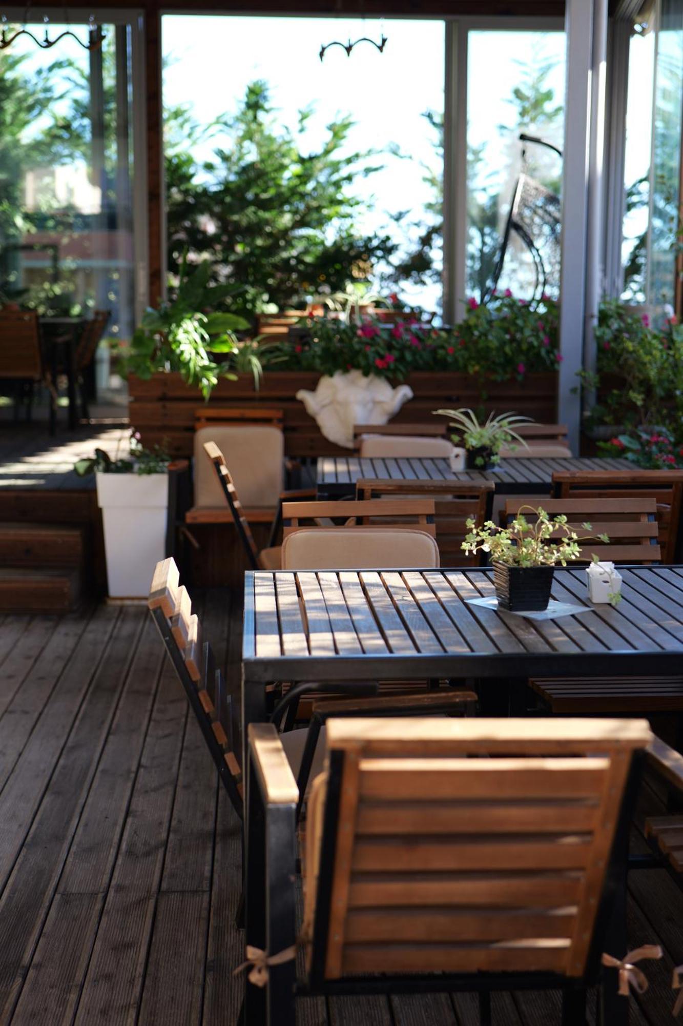 Hotel Abedini Sarandë Buitenkant foto