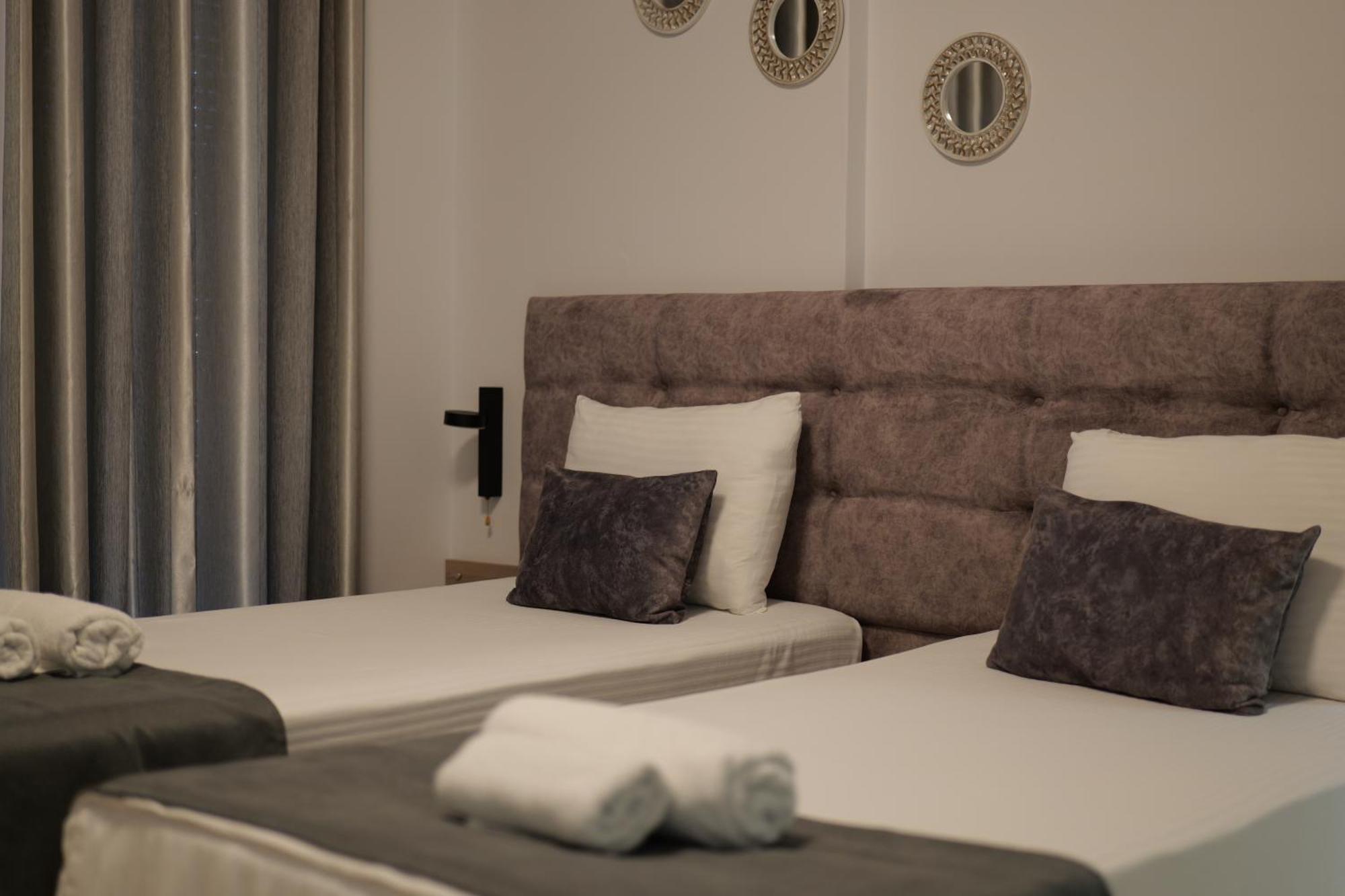 Hotel Abedini Sarandë Buitenkant foto