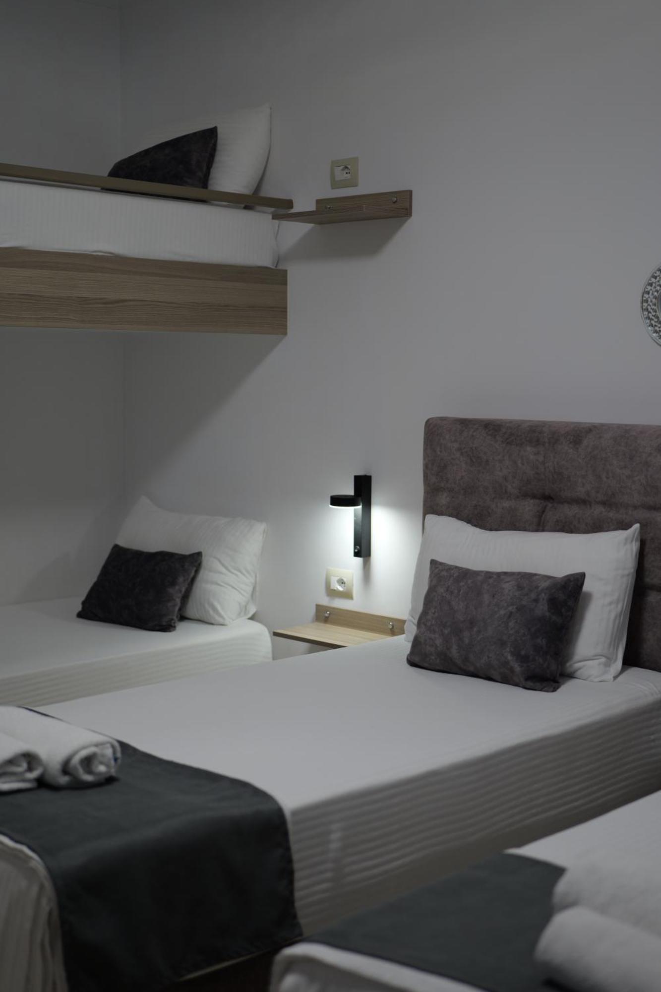 Hotel Abedini Sarandë Buitenkant foto